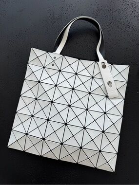 BAOBAO ISSEY MIYAKE Matte White Prism Tote Bag Like New